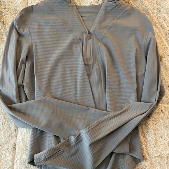 Lululemon Gloss Trim Long Sleeve Running Half-Zip in Gray - Picture 3 of 4